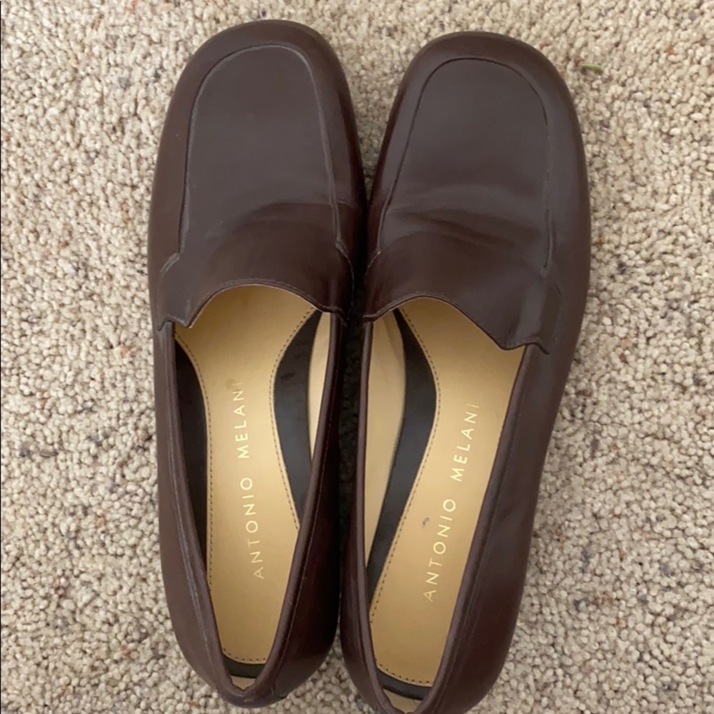 Women’s leather dress shoes